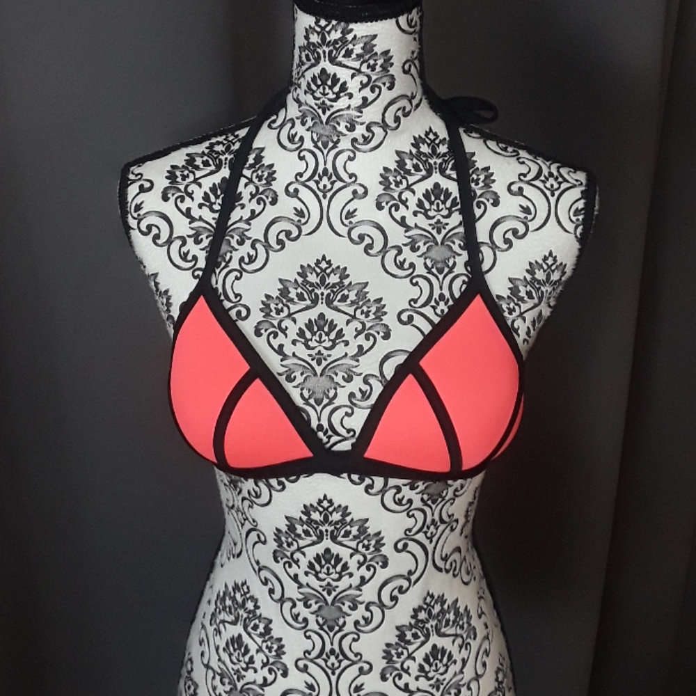 Victoria's Secret Pink swim suit top size small